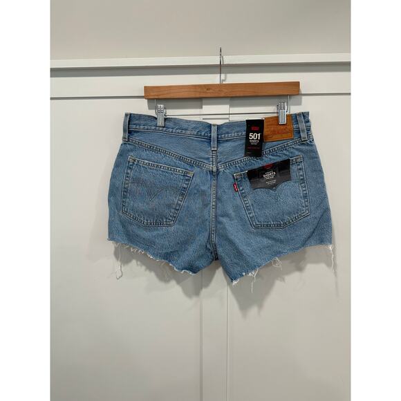 NWT Levi’s 501 Mid Rise Denim Shorts Size 32 - Picture 2 of 6